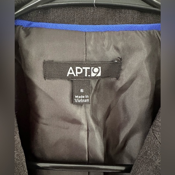 NEW Women’s Blazer - Picture 2 of 3